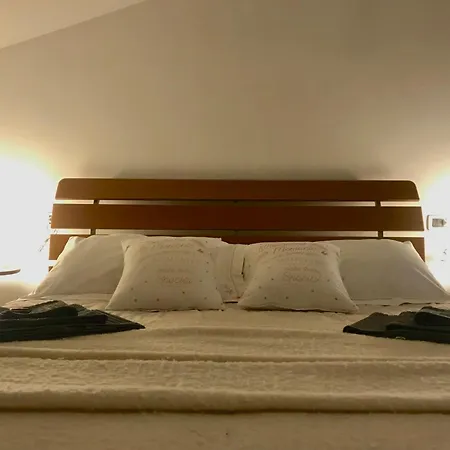 La Maisonette In Motor Valley Apartment